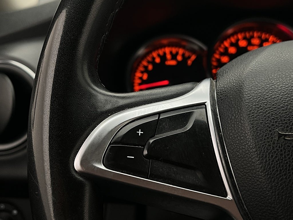 Vehicle Image 16