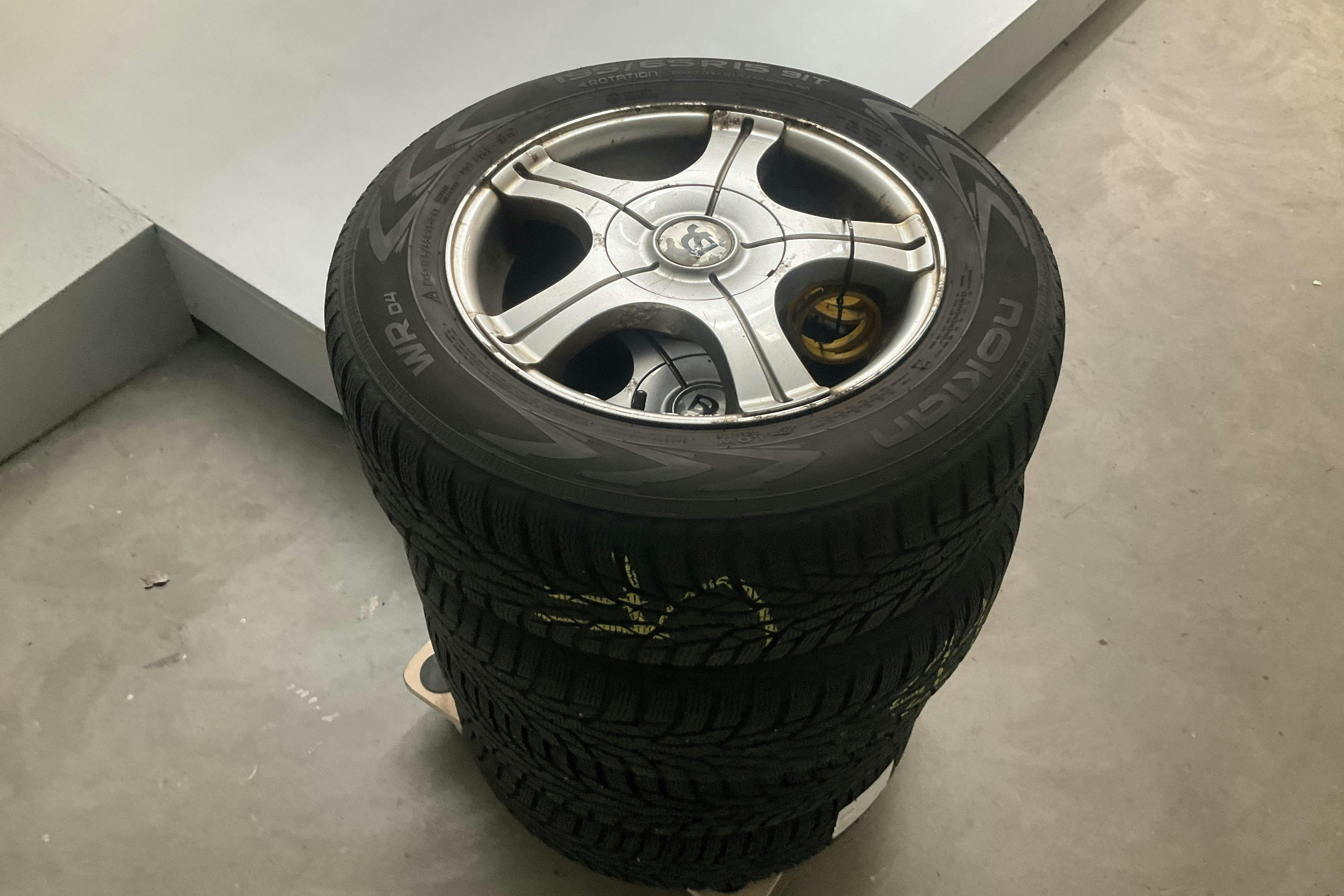 Vehicle Image 11