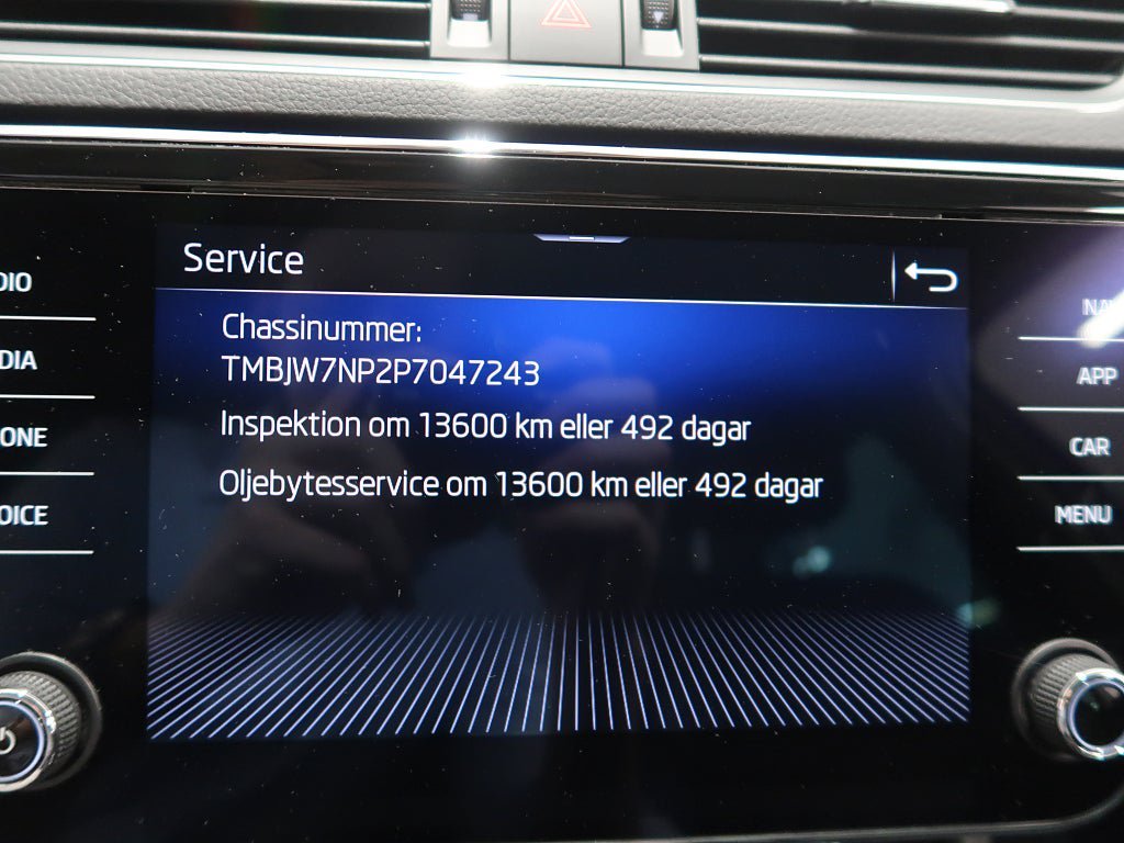 Vehicle Image 25
