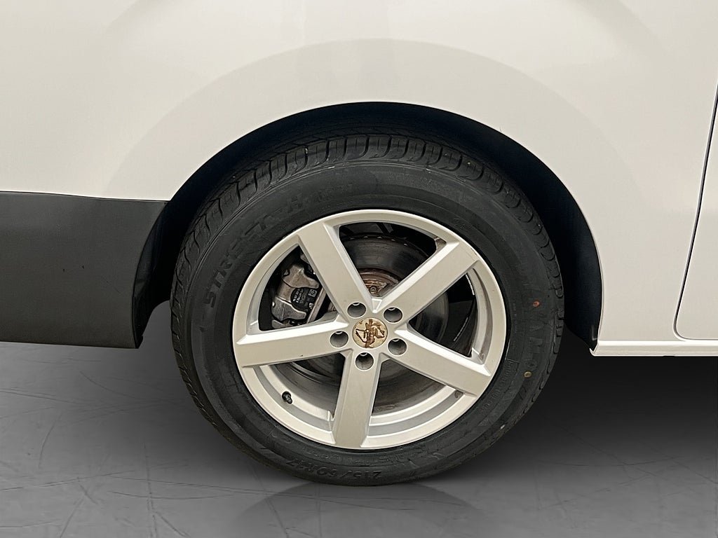 Vehicle Image 30