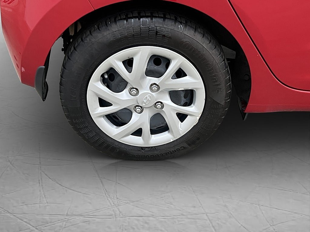 Vehicle Image 21
