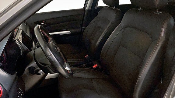 Vehicle Image 8