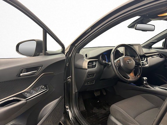 Vehicle Image 10