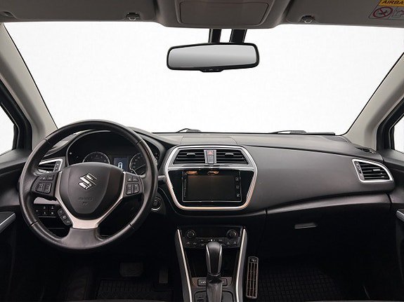 Vehicle Image 12