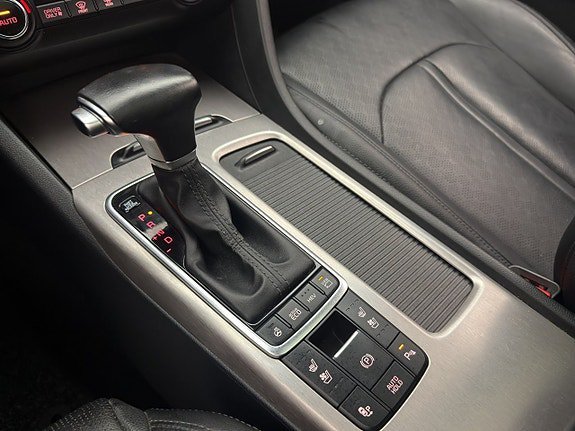 Vehicle Image 28