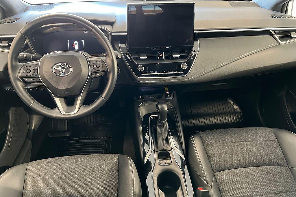 Vehicle Image 10