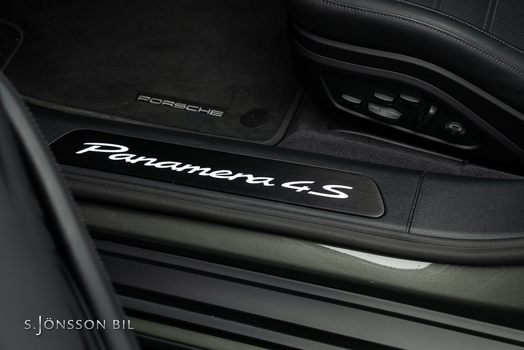 Vehicle Image 26