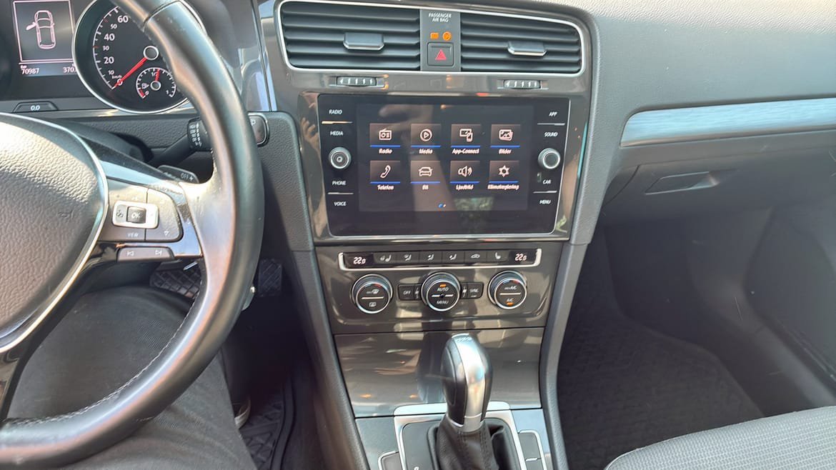 Vehicle Image 9