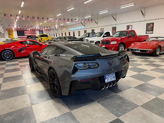 Vehicle Image 8