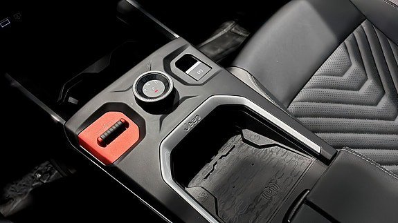 Vehicle Image 23