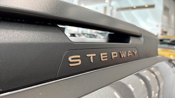 Vehicle Image 23