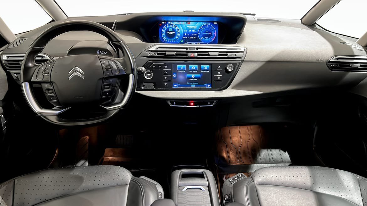 Vehicle Image 10