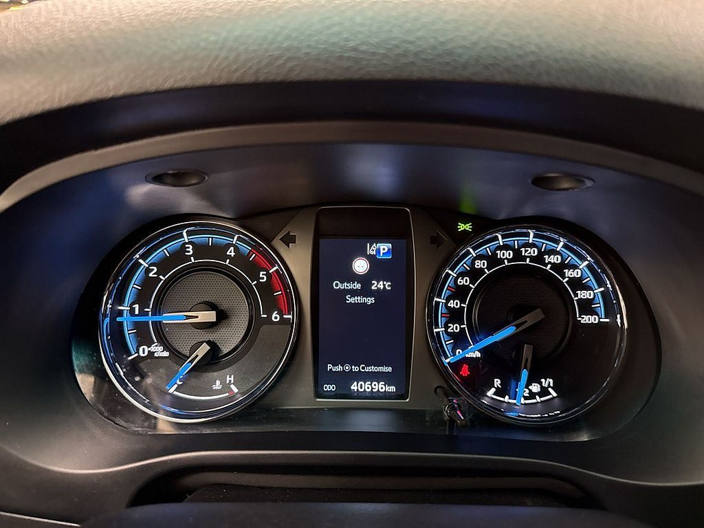 Vehicle Image 13