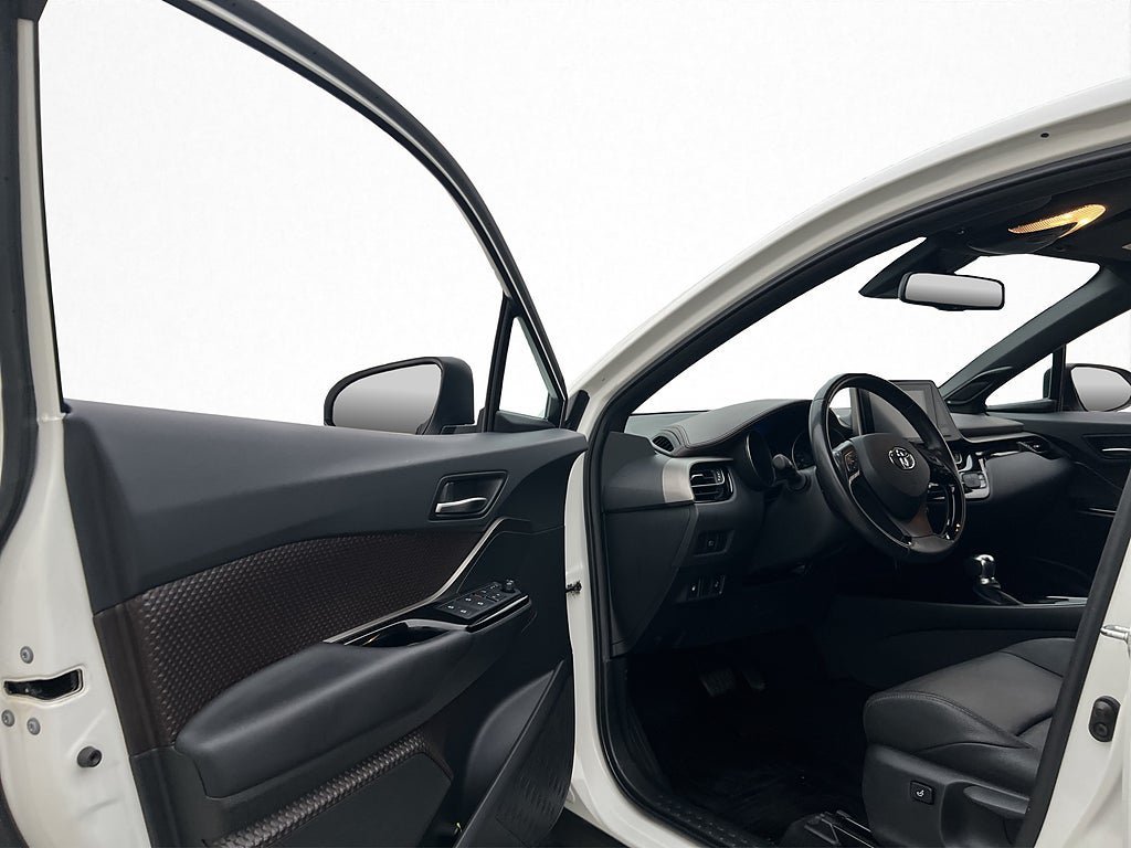 Vehicle Image 11