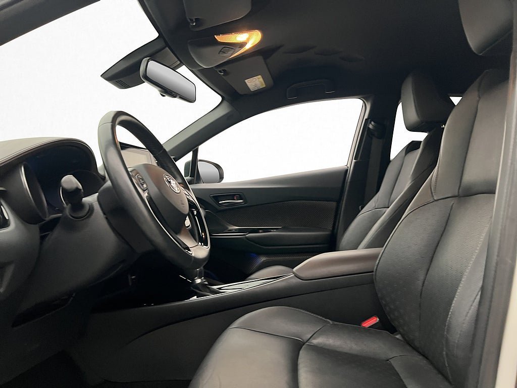 Vehicle Image 12