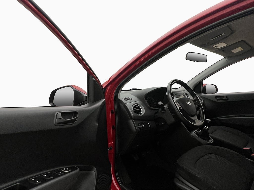 Vehicle Image 25