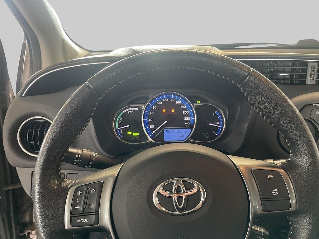 Vehicle Image 14