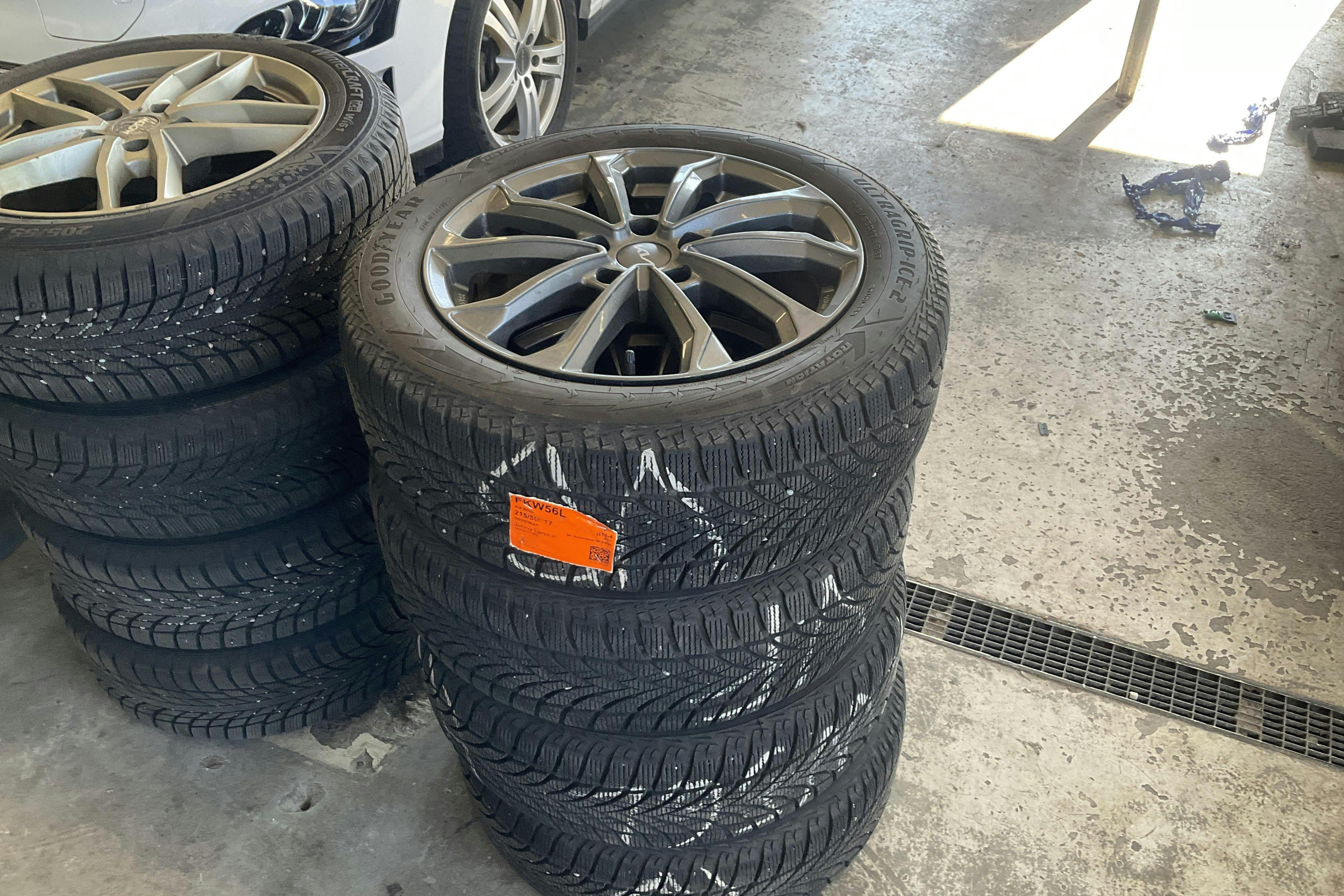 Vehicle Image 13
