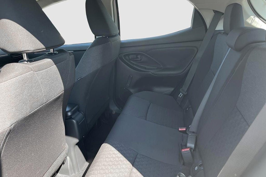 Vehicle Image 10