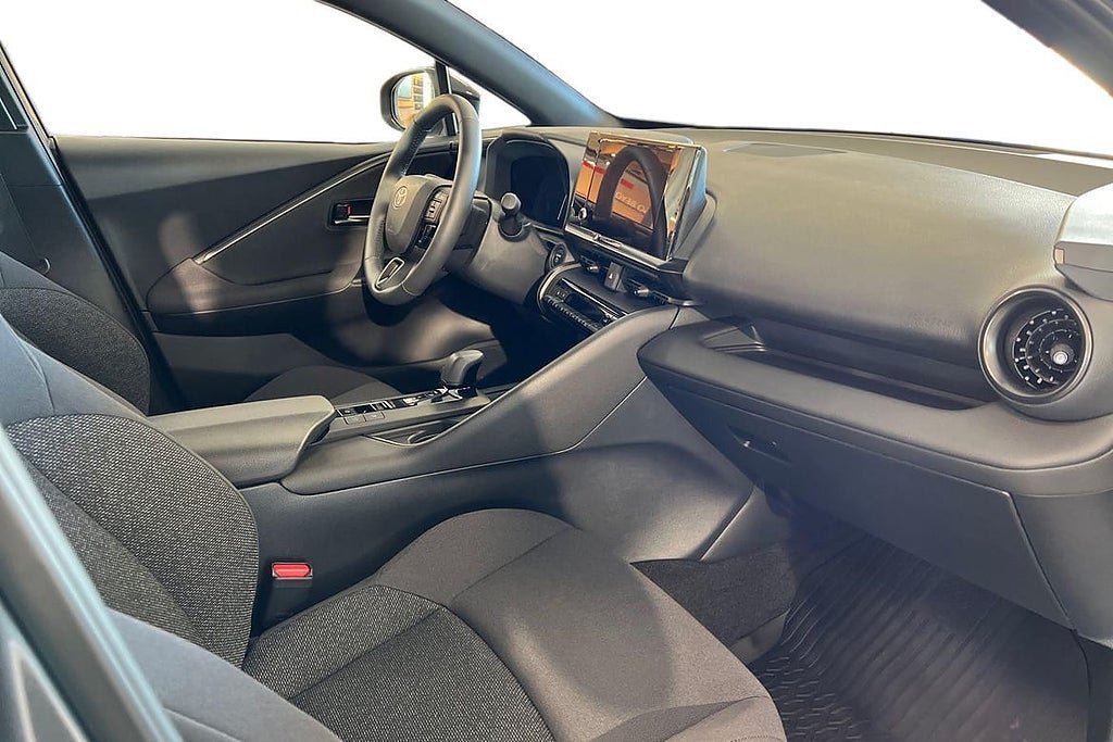 Vehicle Image 7