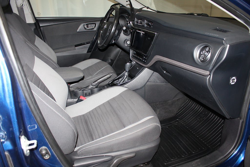 Vehicle Image 9
