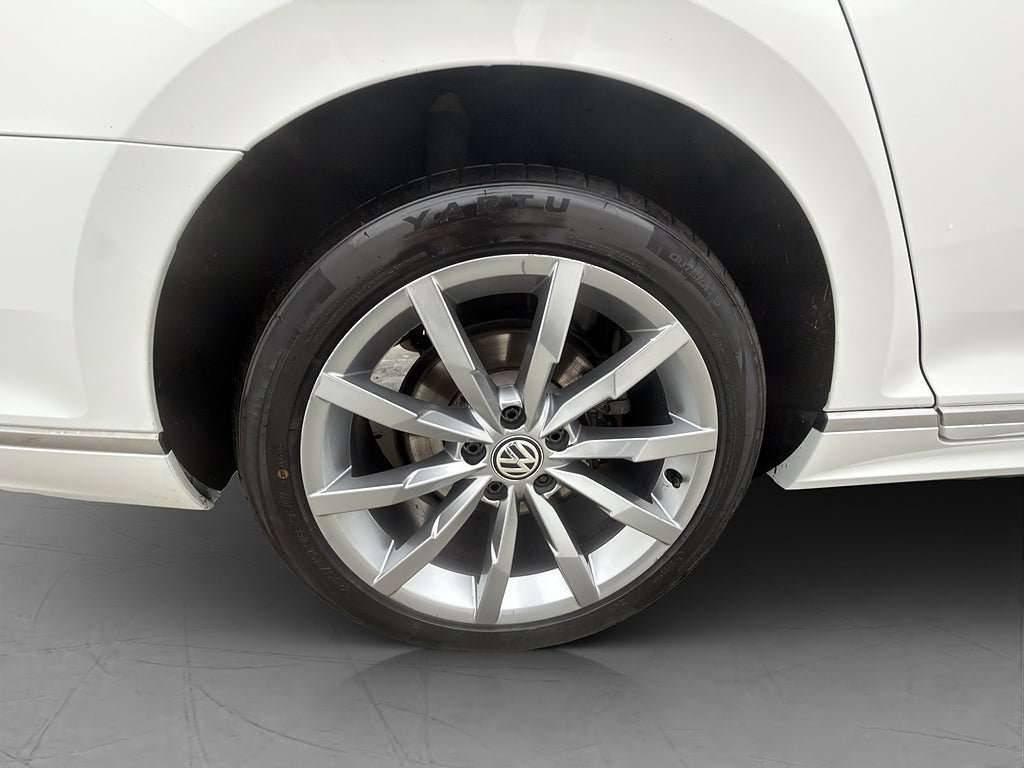 Vehicle Image 30