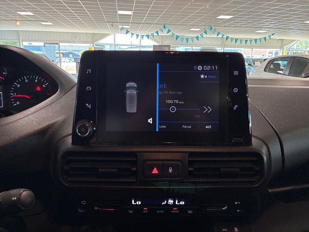 Vehicle Image 18