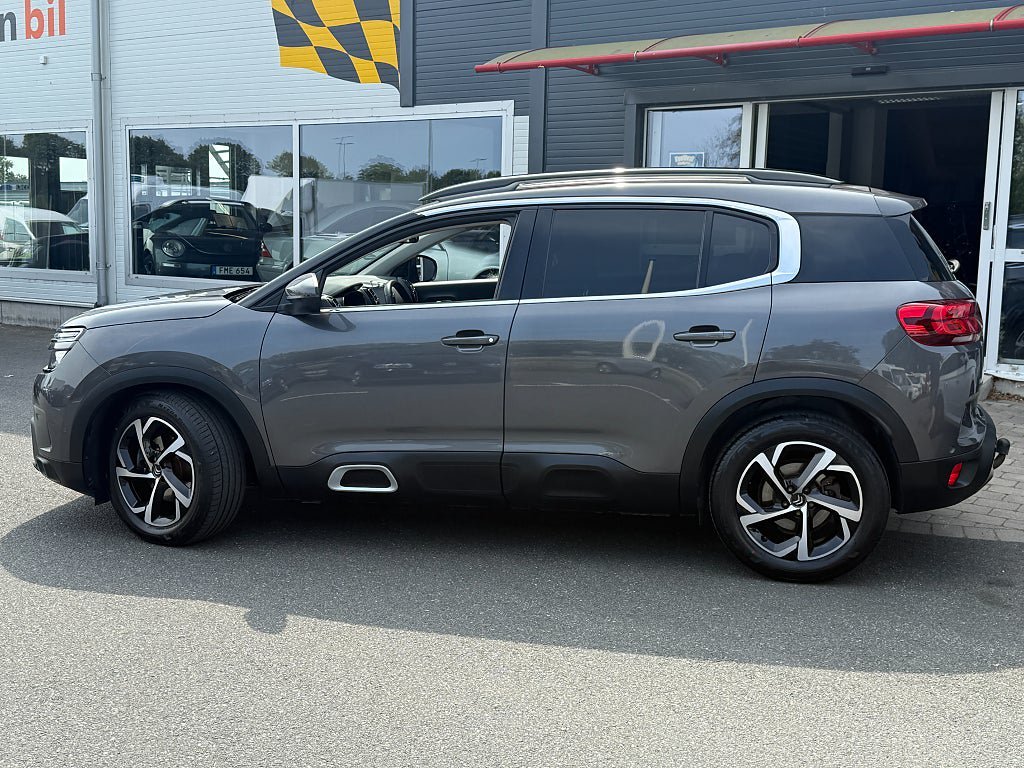 Vehicle Image 7