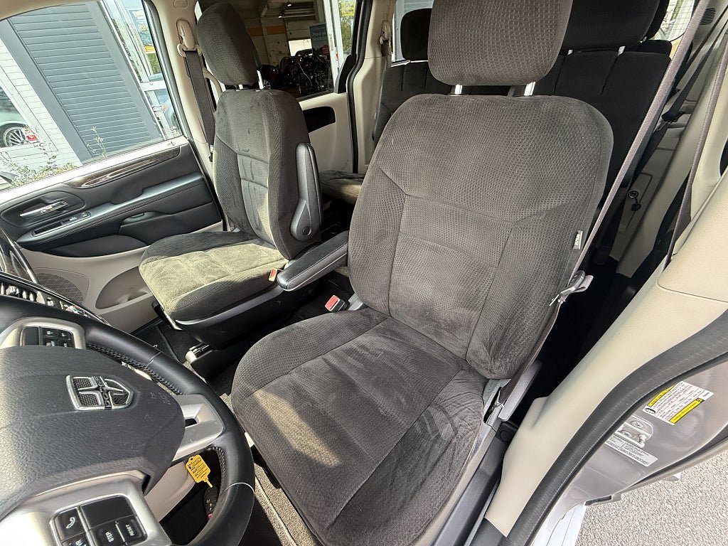 Vehicle Image 8