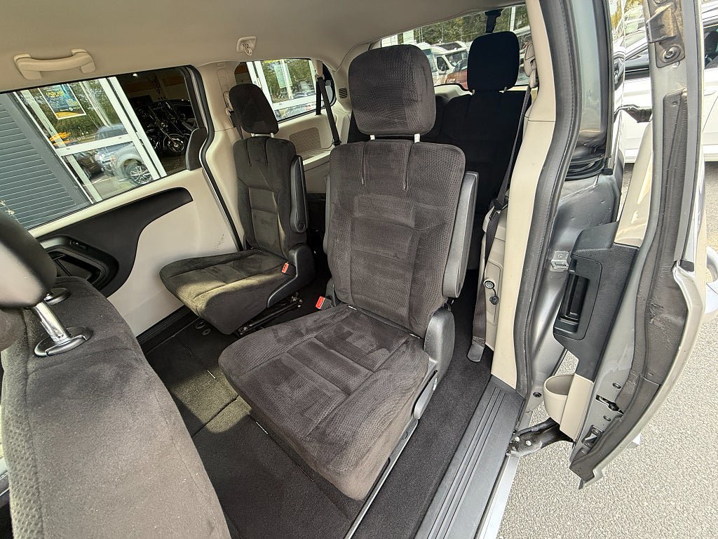 Vehicle Image 9