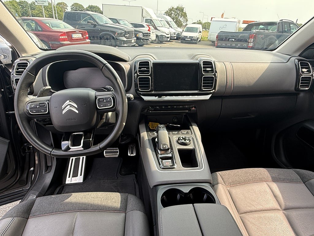 Vehicle Image 11