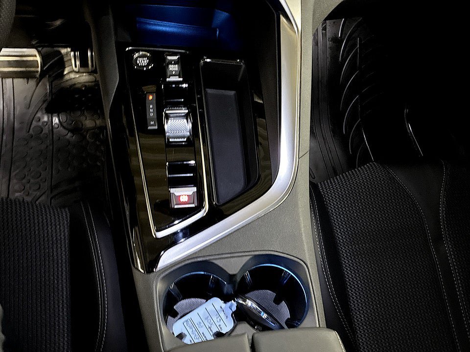 Vehicle Image 13