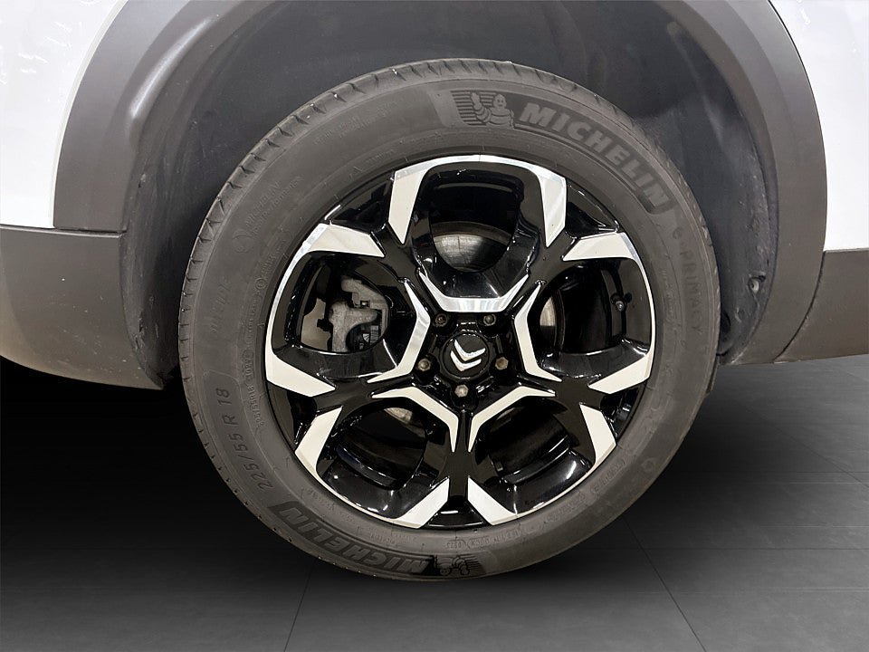 Vehicle Image 18