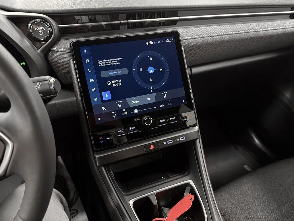 Vehicle Image 12