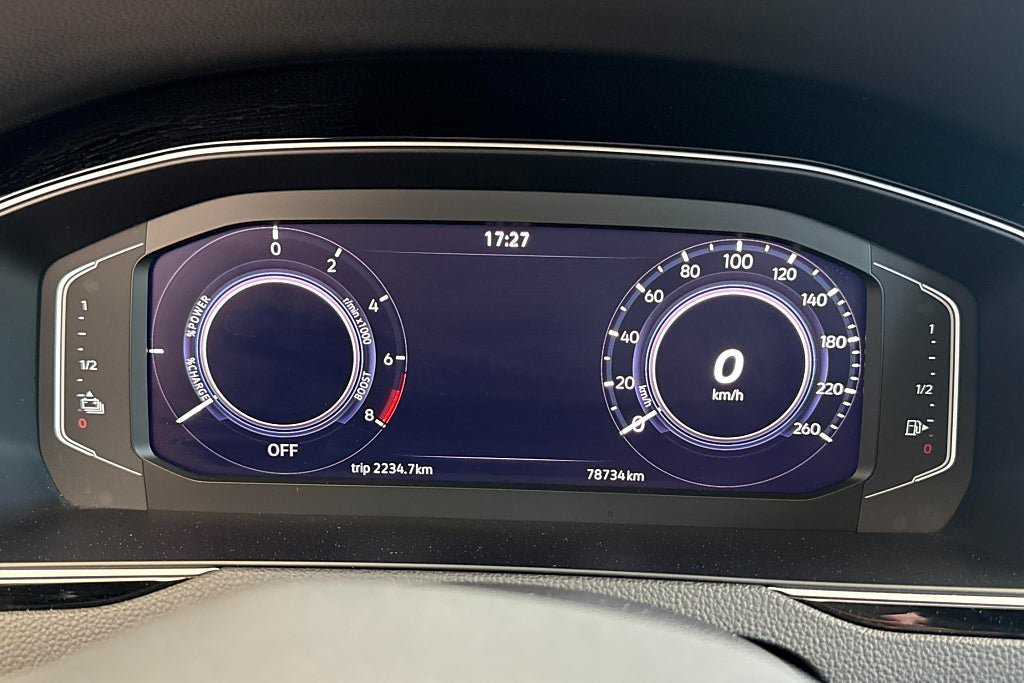 Vehicle Image 25