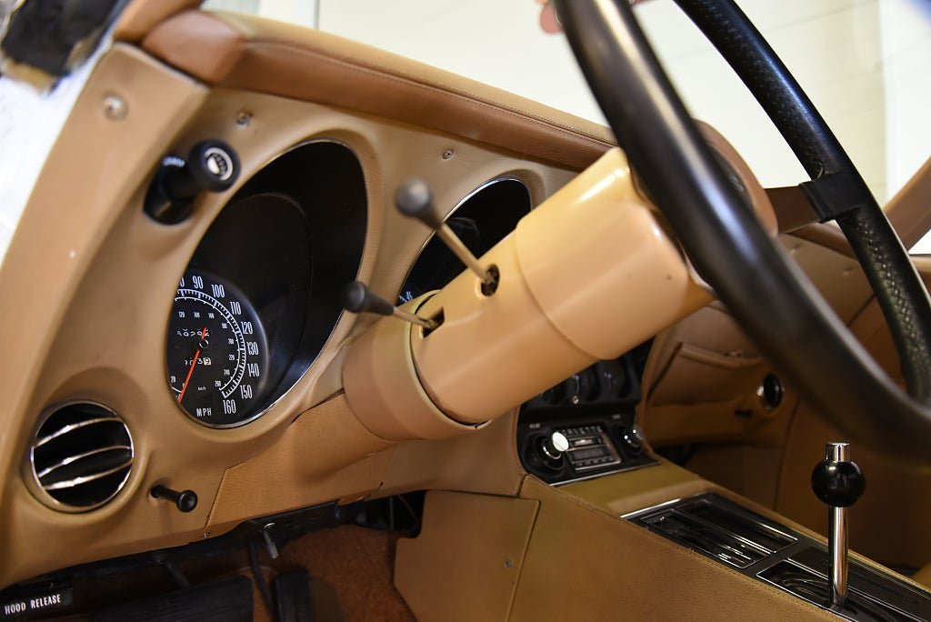 Vehicle Image 25