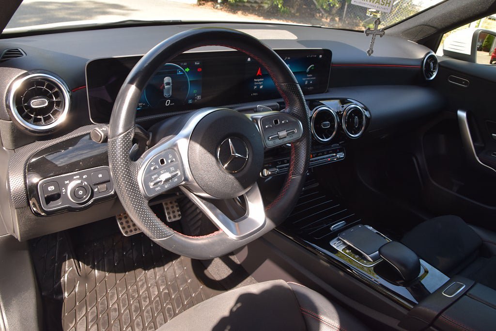 Vehicle Image 19