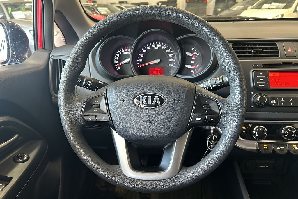 Vehicle Image 17