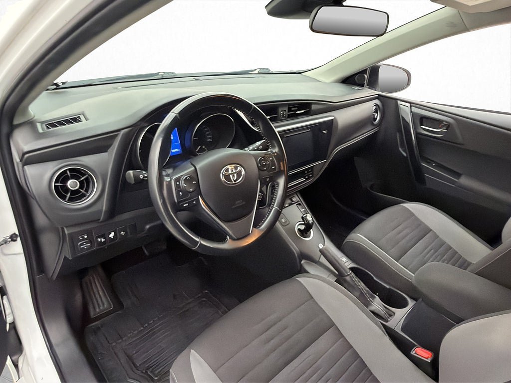 Vehicle Image 10