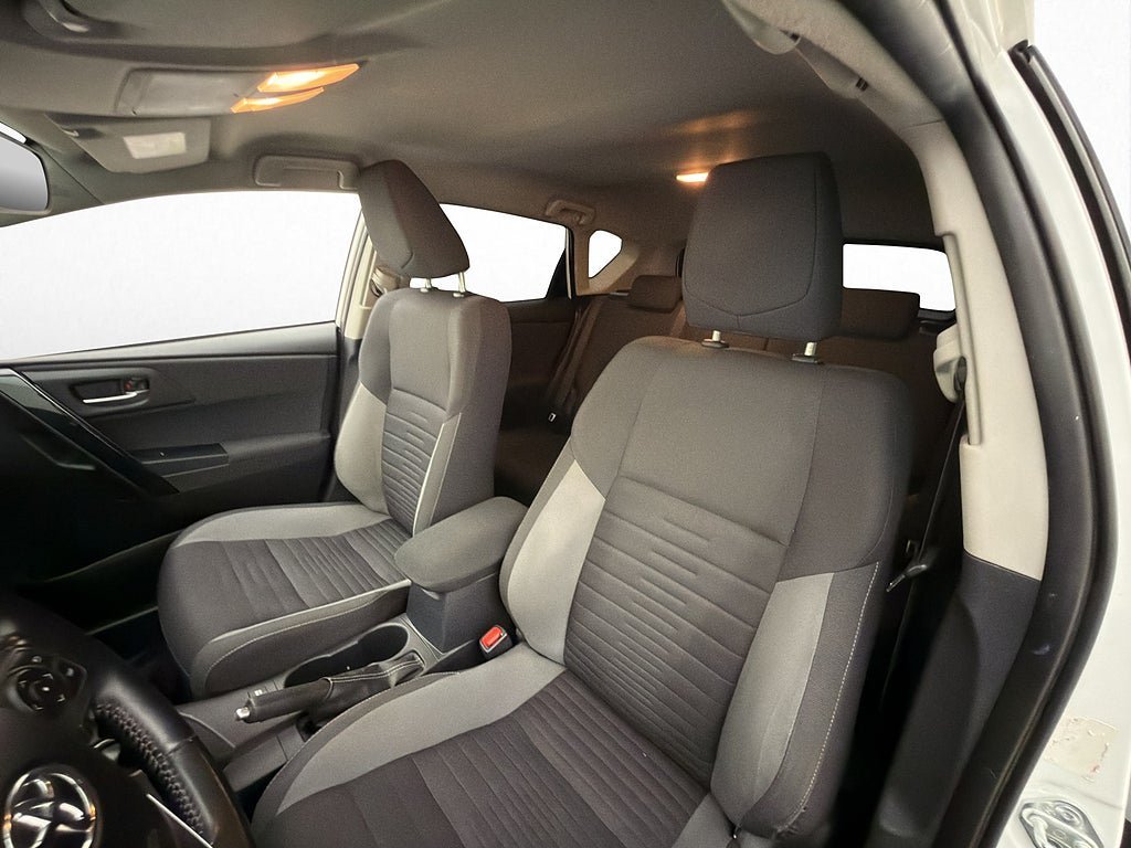 Vehicle Image 11