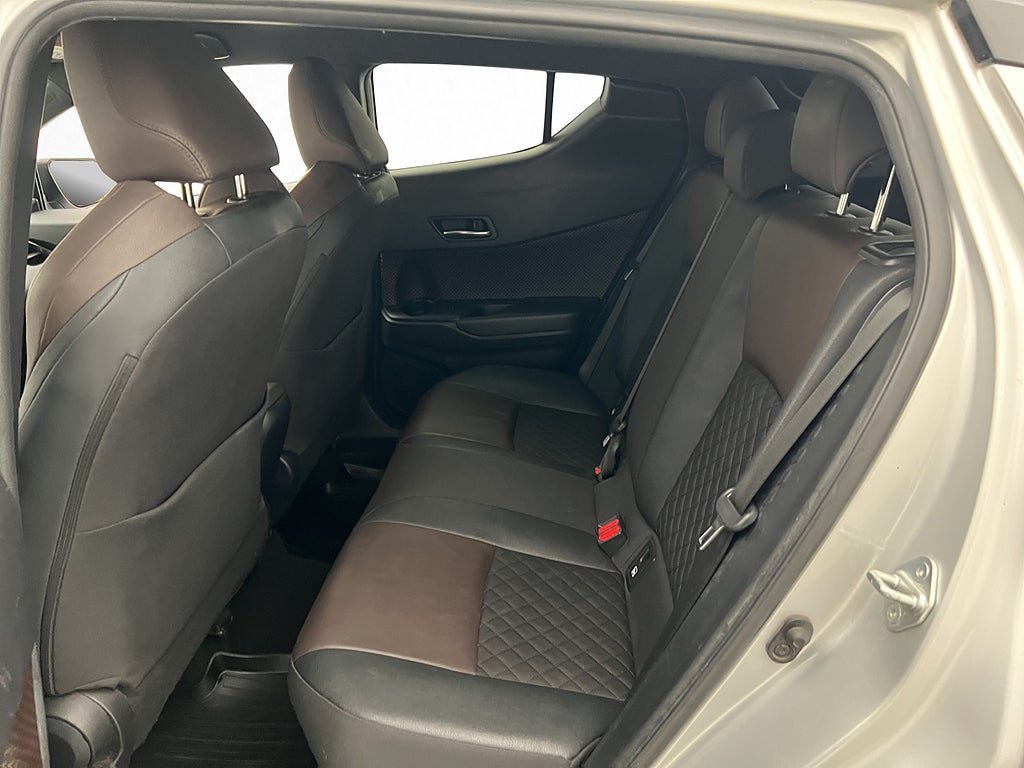 Vehicle Image 17