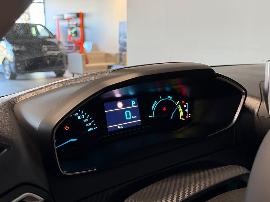 Vehicle Image 12