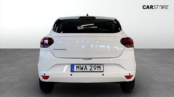 Vehicle Image 7