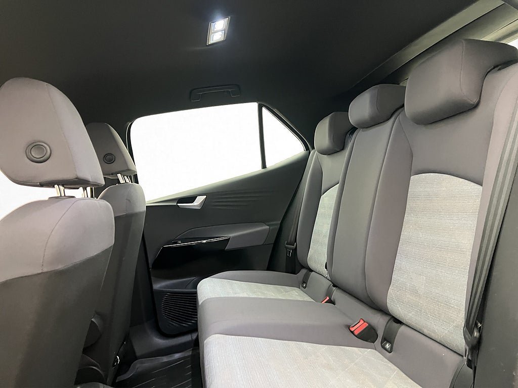 Vehicle Image 23