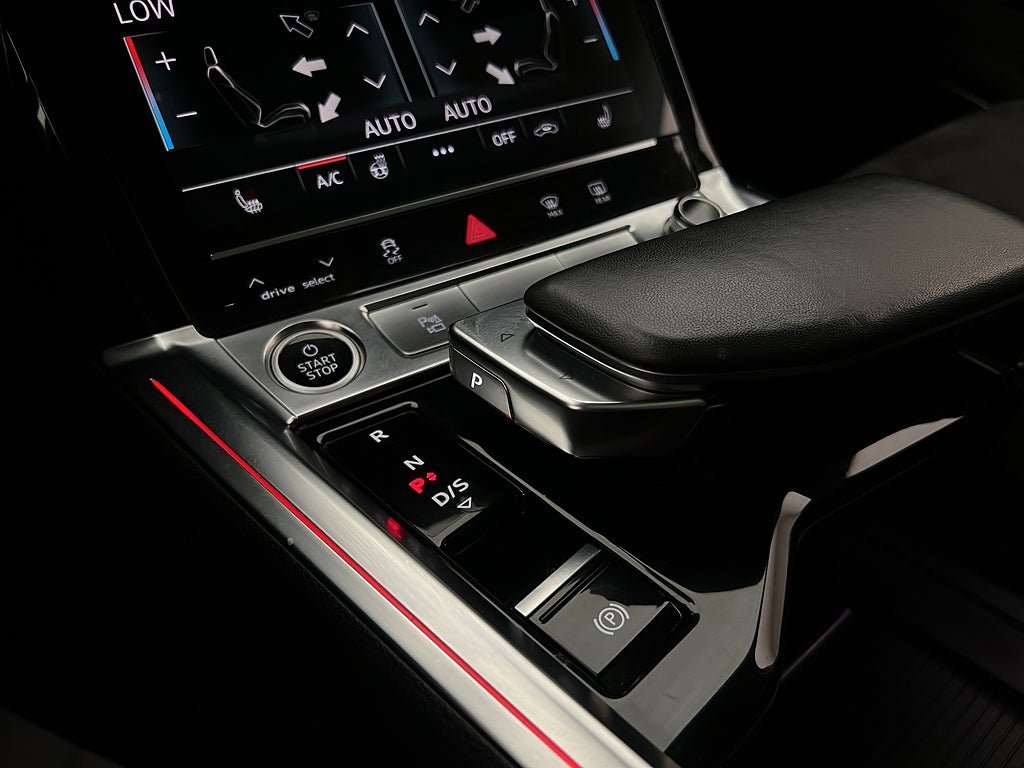 Vehicle Image 26