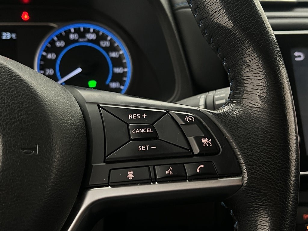 Vehicle Image 23