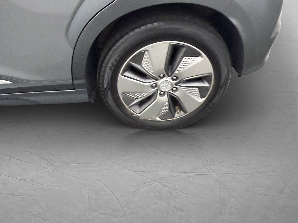 Vehicle Image 32