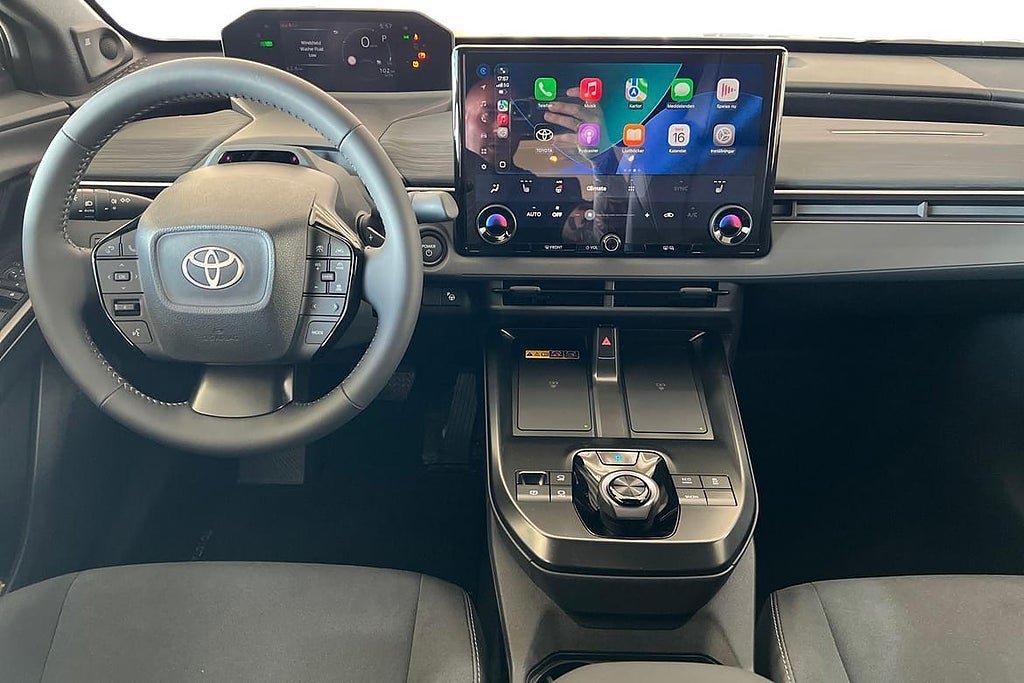 Vehicle Image 8