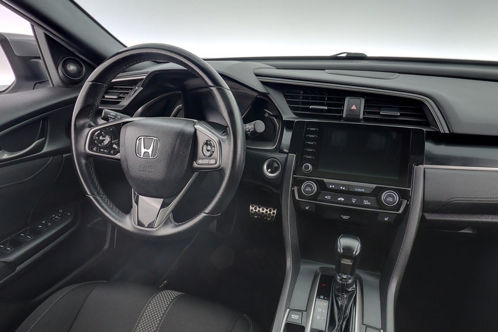 Vehicle Image 15