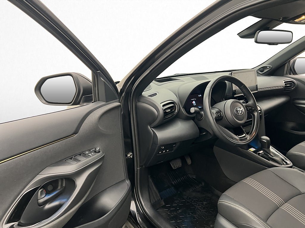 Vehicle Image 11